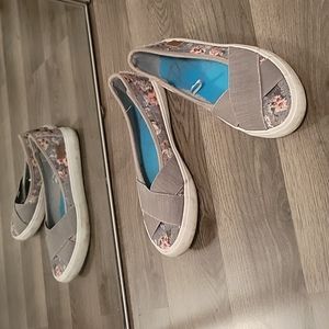 Blowfish Lacey flats Size 6